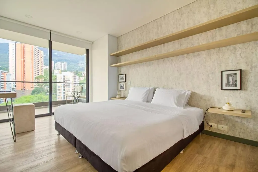 Poblado View Class Suite / Big Balcony Medellín Apartament