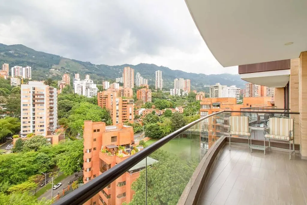 Poblado View Class Suite / Big Balcony Medellín Apartament