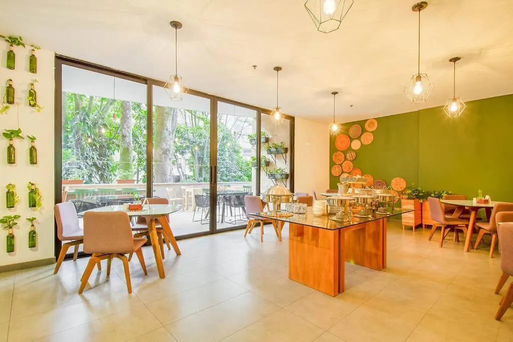 Poblado View Class Suite / Big Balcony メデジン 0*,  コロンビア